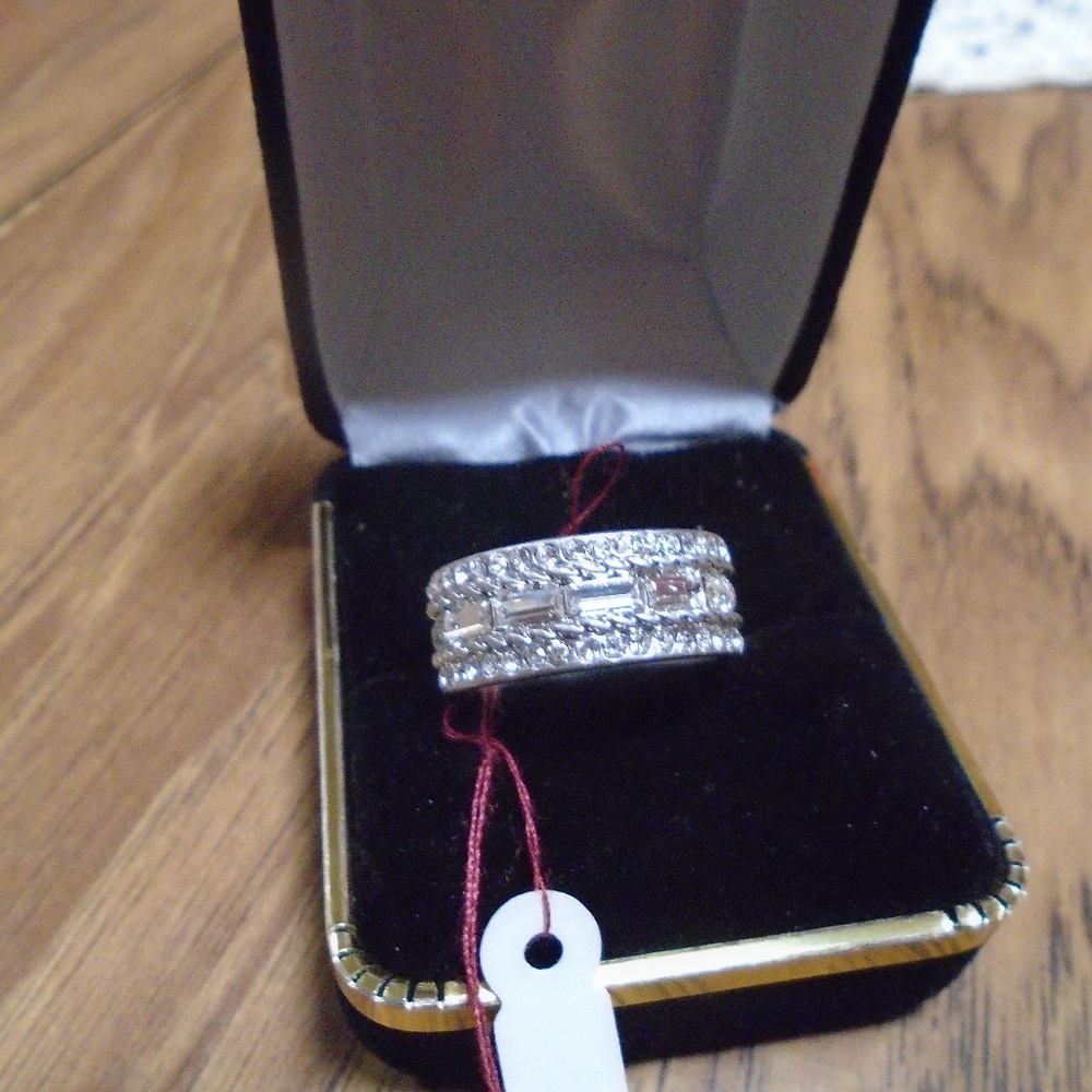Band with cz's